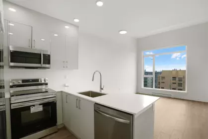 Kitchen Photo of 609 15739 Fraser Highway, Surrey, BC