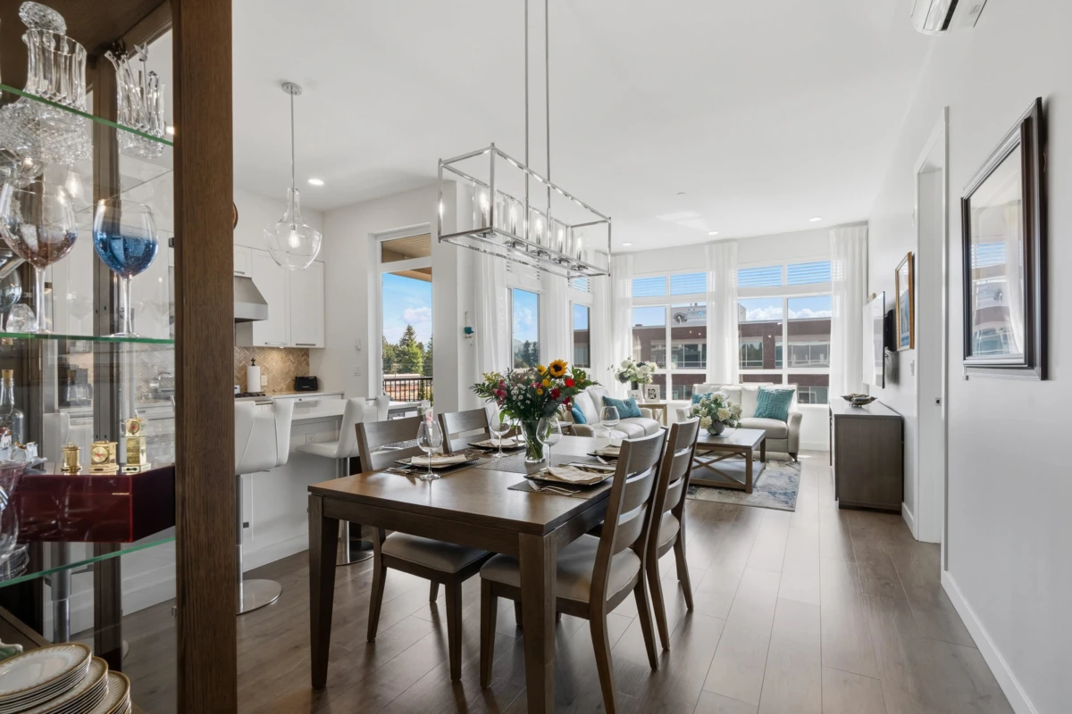 Dining Area Photo of 502 33540 Mayfair Avenue, Abbotsford, BC