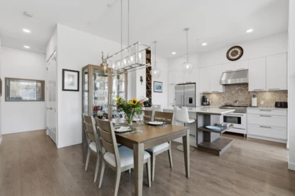 Kitchen Island Photo of 502 33540 Mayfair Avenue, Abbotsford, BC