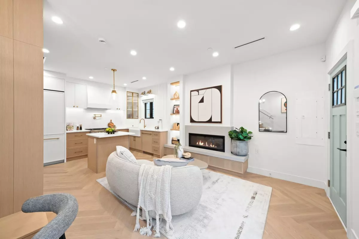 Family Room Photo of 2791 W 21st Avenue, Vancouver, BC