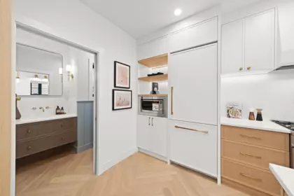 Kitchen Island Photo of 2791 W 21st Avenue, Vancouver, BC