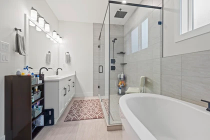 Primary Bathroom Photo of 50986 Sophie Crescent, Chilliwack, BC