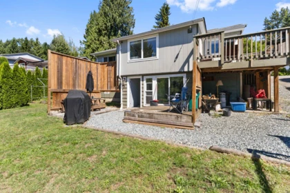 Swimming Pool Photo of 32530 Fraser Crescent, Mission, BC