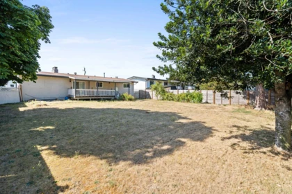 Swimming Pool Photo of 31919 Royal Crescent, Abbotsford, BC