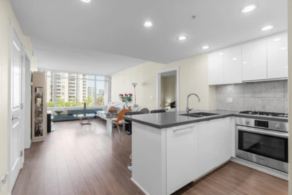Kitchen Island Photo of 712 7338 Gollner Avenue, Richmond, BC