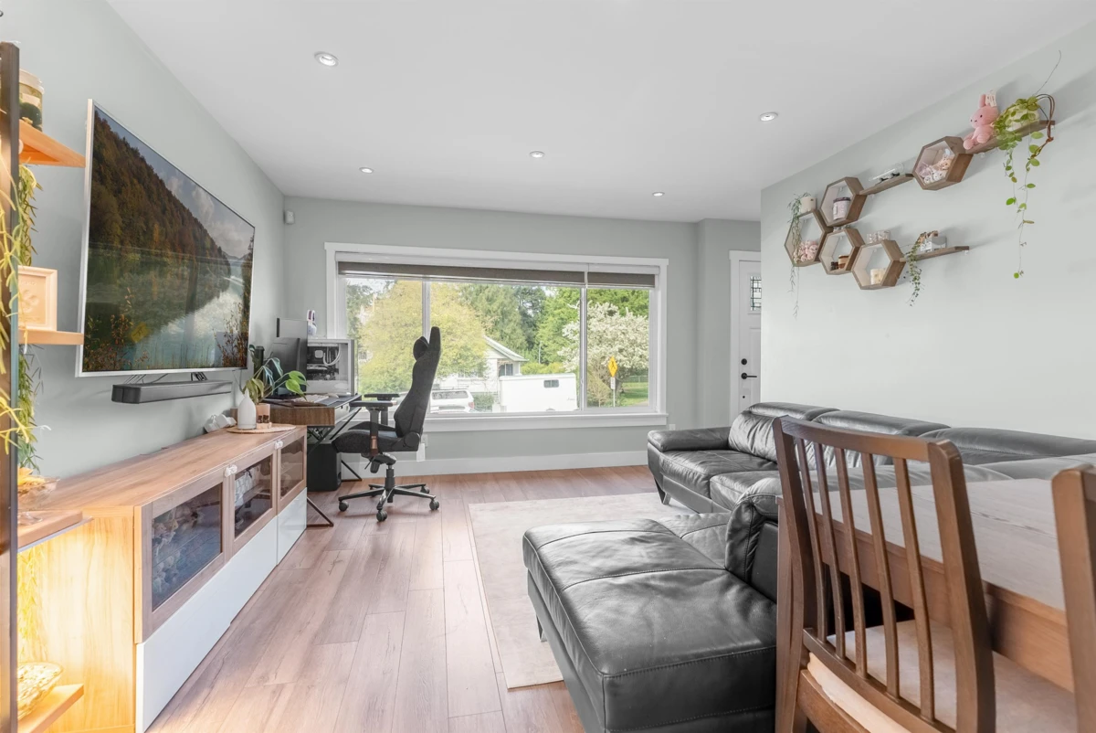 Family Room Photo of 2576 E 27th Avenue, Vancouver, BC