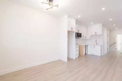 Kitchen Island Photo of 112 Springfield Drive, Langley, BC
