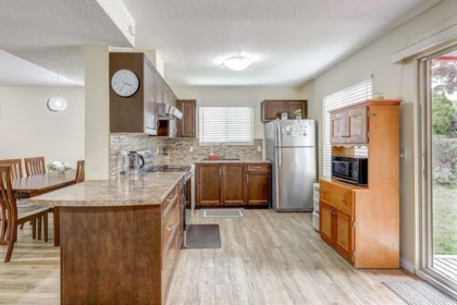 Kitchen Island Photo of 6928 134 Street, Surrey, BC
