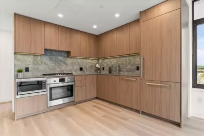 Kitchen Island Photo of 2010 626 Claremont Street, Coquitlam, BC