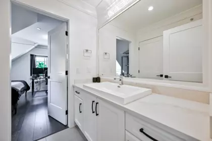 Mudroom Photo of 23066 135 Avenue, Maple Ridge, BC