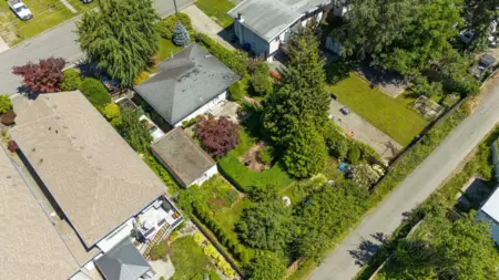 Aerial View of 46054 Third Avenue, Chilliwack, BC