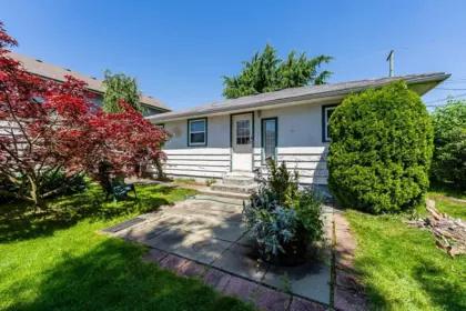 Basement Recreation Room Photo of 46054 Third Avenue, Chilliwack, BC