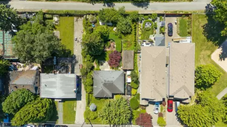 Swimming Pool Photo of 46054 Third Avenue, Chilliwack, BC