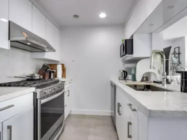 Kitchen Island Photo of 1708 198 Aquarius Mews, Vancouver, BC