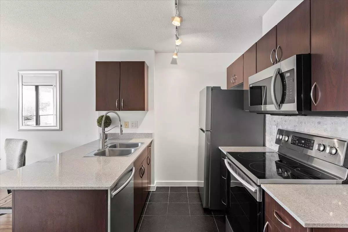 Family Room Photo of 2123 938 Smithe Street, Vancouver, BC