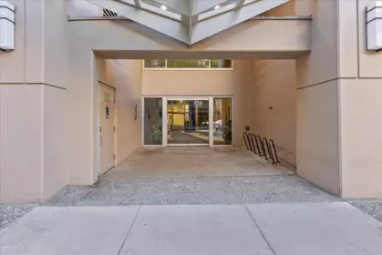 Front Yard Photo of 2123 938 Smithe Street, Vancouver, BC