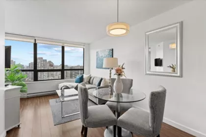 Primary Bedroom Photo of 2123 938 Smithe Street, Vancouver, BC
