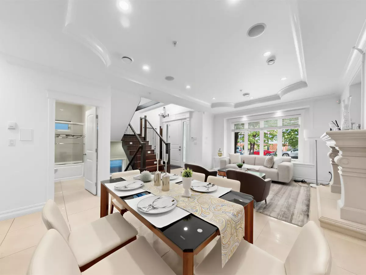 Dining Area Photo of 2456 E 45th Avenue, Vancouver, BC