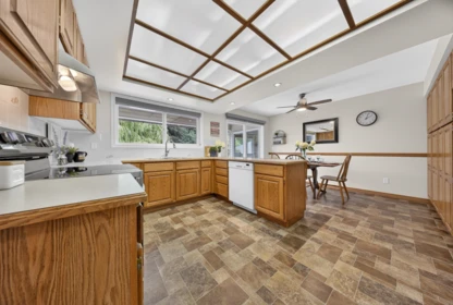Guest Bathroom Photo of 45549 Wells Road, Chilliwack, BC