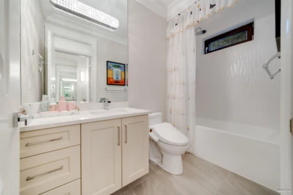 Hallway Photo of 2891 138 Street, Surrey, BC