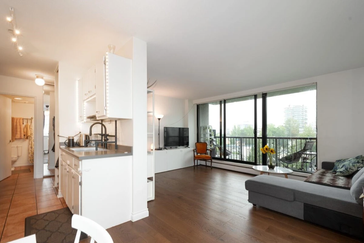 Family Room Photo of 1104 1330 Harwood Street, Vancouver, BC