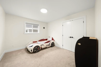 Entry Foyer Photo of 11042 240 Street, Maple Ridge, BC