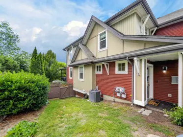 Swimming Pool Photo of 16 45762 Safflower Crescent, Chilliwack, BC