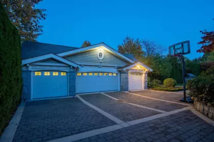Hot Tub / Spa Photo of 3402 Osler Street, Vancouver, BC