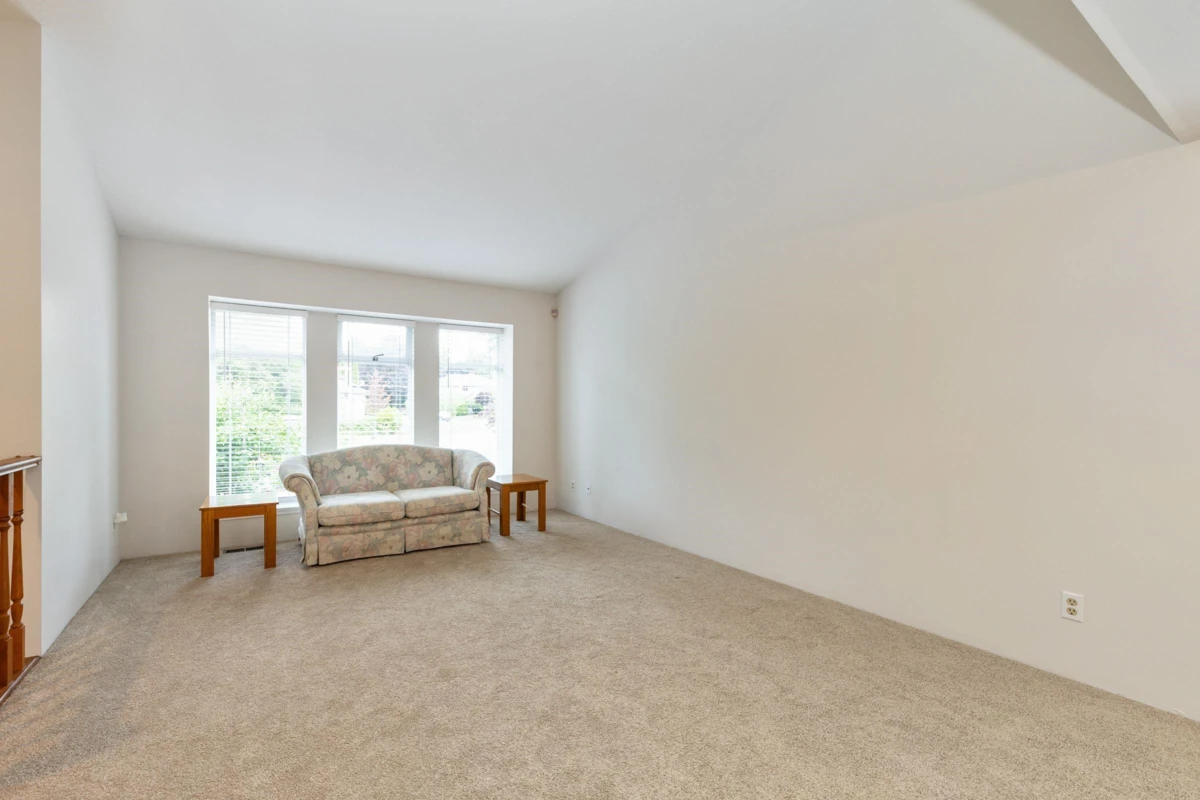 Living Room Photo of 16397 Glenmoor Court, Surrey, BC