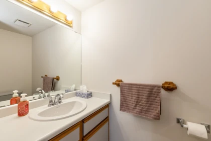 Powder Room Photo of 16397 Glenmoor Court, Surrey, BC