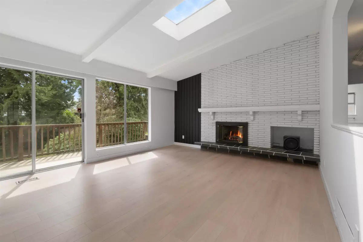 Living Room Photo of 1177 E 15th Street, North Vancouver, BC
