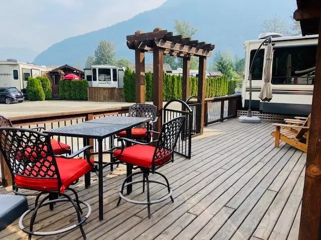 Family Room Photo of 164/165 640 Hot Springs Road, Harrison Hot Springs, BC