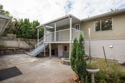Staircase Photo of 2536 E 29th Avenue, Vancouver, BC