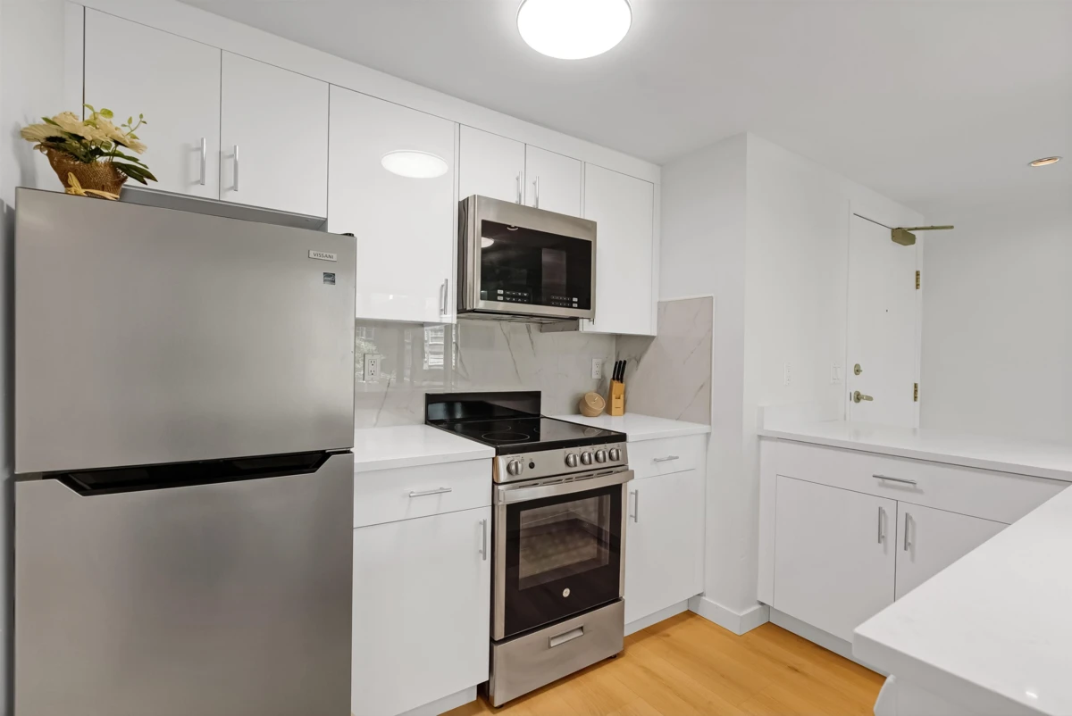 Family Room Photo of 501 1331 W Georgia Street, Vancouver, BC