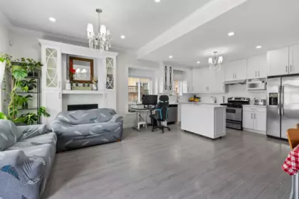 5461 Manor Street, Burnaby, BC, Burnaby — Half Duplex for sale