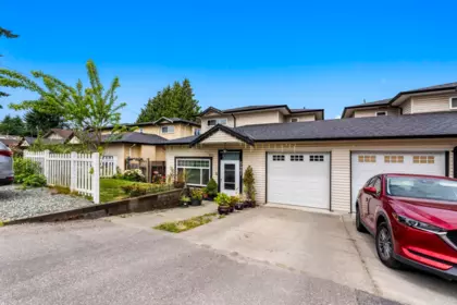 5461 Manor Street, Burnaby, BC, Burnaby — Half Duplex for sale