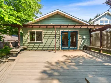 1116 W 20th Street, North Vancouver, BC, North Vancouver — Single Family Residence for sale