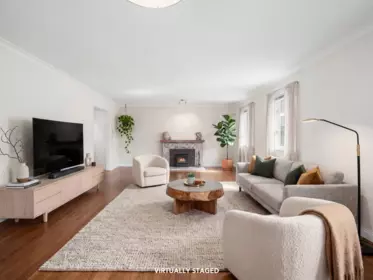 Primary Bedroom Photo of 1116 W 20th Street, North Vancouver, BC