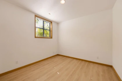 Basement Recreation Room Photo of 13102 13 Avenue, Surrey, BC
