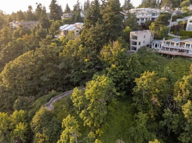 Hot Tub / Spa Photo of 13102 13 Avenue, Surrey, BC