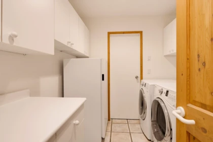 Mudroom Photo of 13102 13 Avenue, Surrey, BC