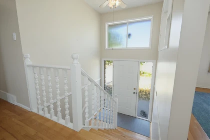 Hallway Photo of 32659 Willingdon Crescent, Abbotsford, BC