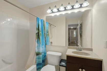 Guest Bathroom Photo of 10280 242b Street, Maple Ridge, BC