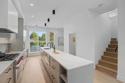 Primary Bathroom Photo of 1483 W 52nd Avenue, Vancouver, BC