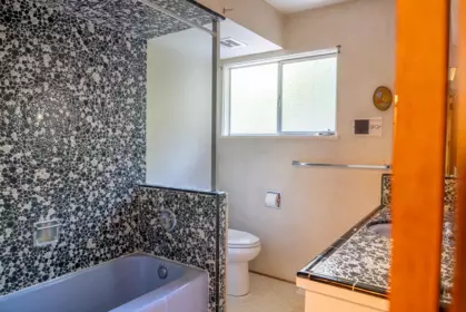 Guest Bathroom Photo of 2610 Gunwhale Road, Pender Island, BC