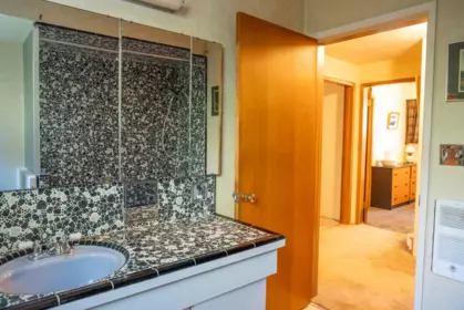 Powder Room Photo of 2610 Gunwhale Road, Pender Island, BC