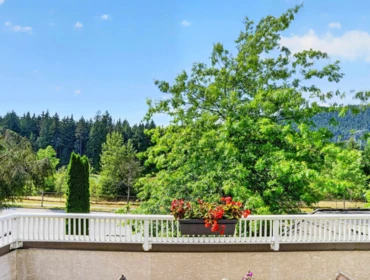 Breakfast Nook Photo of 1981 Parkway Boulevard, Coquitlam, BC