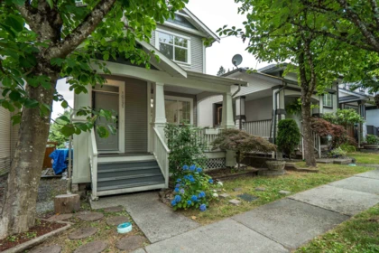Living Room Photo of 10295 243a Street, Maple Ridge, BC