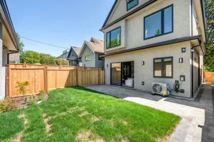 Garden / Landscaping Photo of 2 3771 W King Edward Avenue, Vancouver, BC