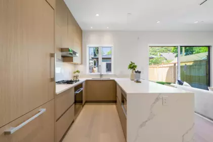 Laundry Room Photo of 2 3771 W King Edward Avenue, Vancouver, BC